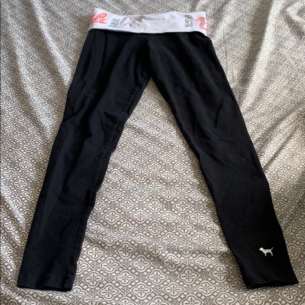 Black yoga leggings